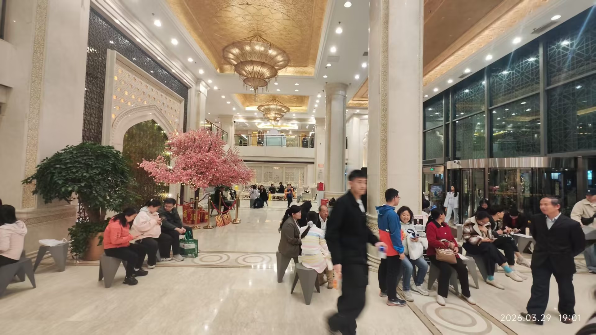 第一次见面照片